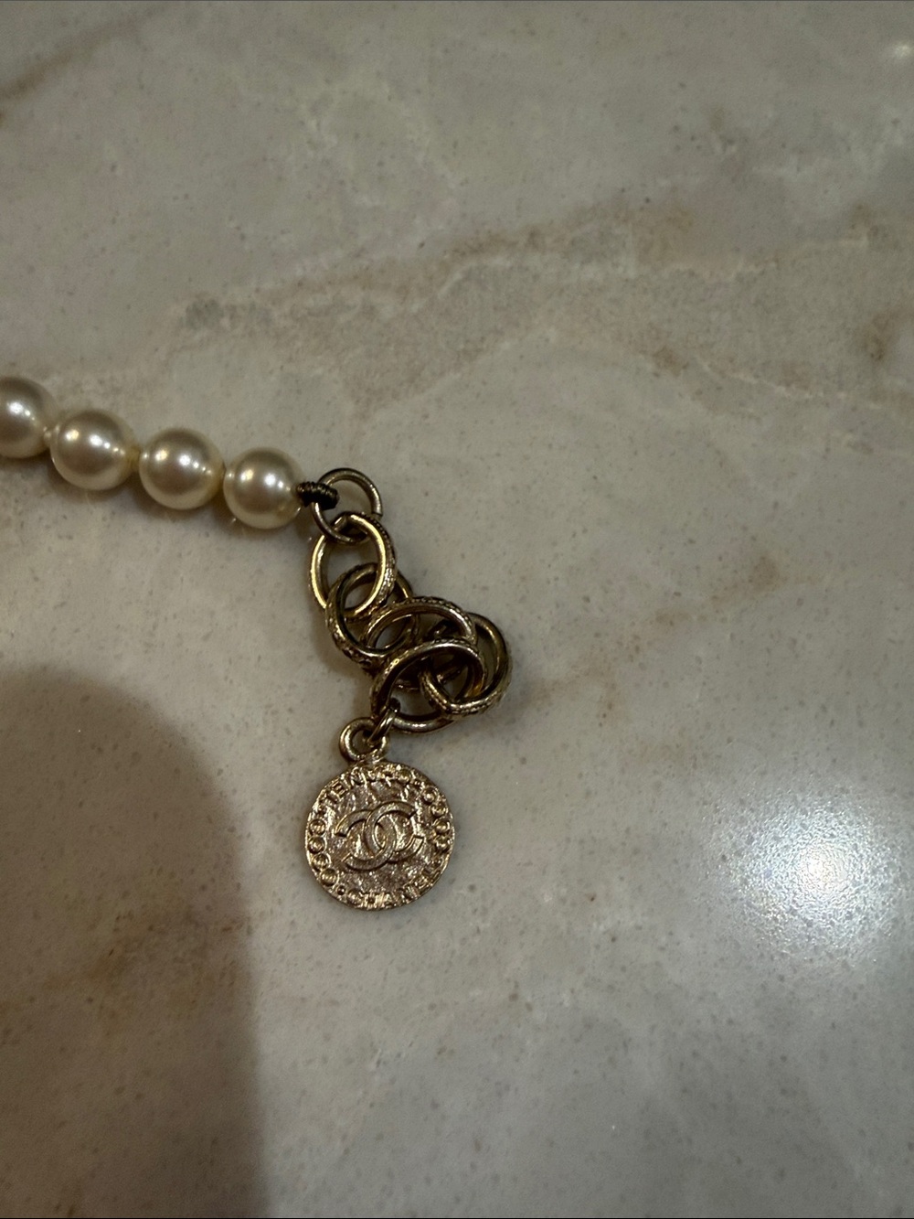 CHANEL limited edition Pearl CC Necklace Choker 100% Authentic like New Full set - Picture 6 of 8
